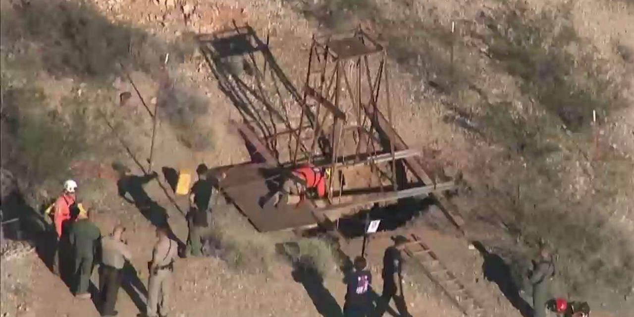 Arizona rescuers try saving man stuck in mine shaft for days