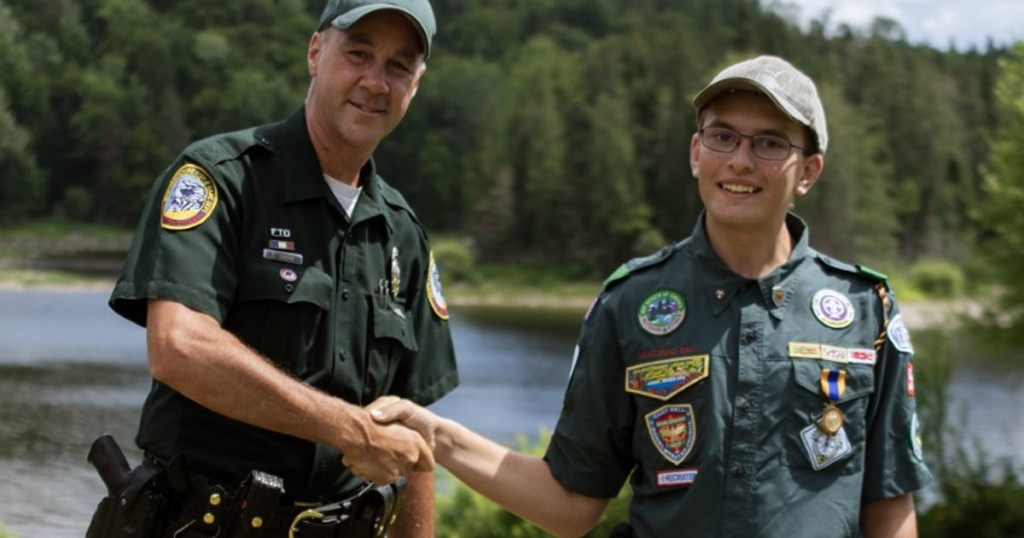 Unsung Hero: He kept his cool when encountering an SUV flipped on its side